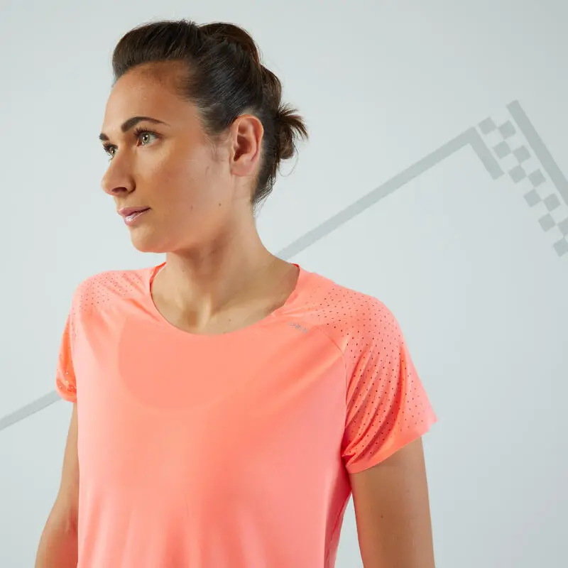 Camiseta Running Mujer - KIPRUN LIGHT Rojo Coral - Imagen 4